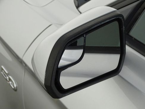 Used 2017 Ford Mustang GT image 32