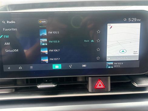 Used 2025 Kia Carnival FWD image 16