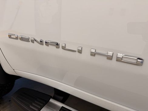 Used 2024 GMC Sierra 2500 Denali w/ Denali Reserve Package image 19