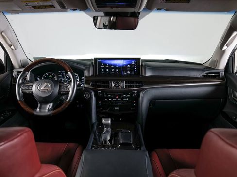 Used 2018 Lexus LX 570 4WD image 4