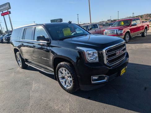 Used 2017 GMC Yukon XL SLT w/ Open Road Package image 2
