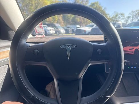 Used 2023 Tesla Model 3 Standard Range image 10
