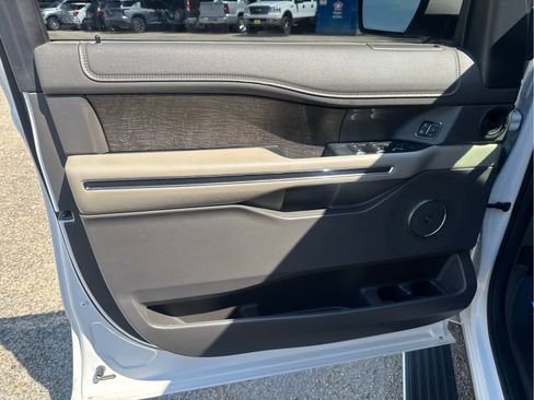 Used 2019 Ford Expedition Max Limited w/ Equipment Group 302A AWD/4WD image 23