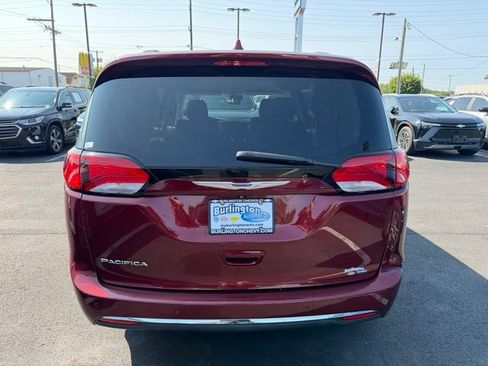Used 2019 Chrysler Pacifica Touring Plus w/ Advanced Safetytec Group FWD image 6