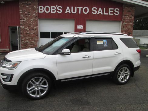 Used 2016 Ford Explorer Limited w/ Equipment Group 301A AWD/4WD image 12