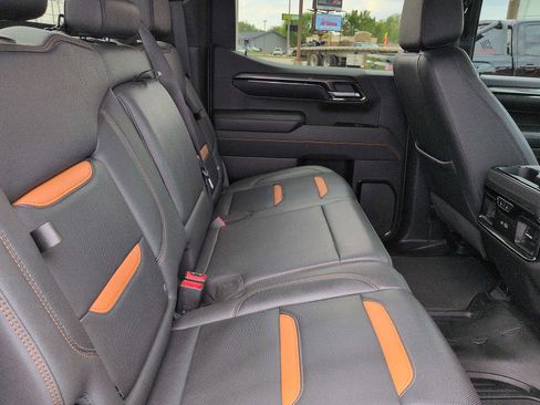 Used 2023 GMC Sierra 1500 AT4 image 11