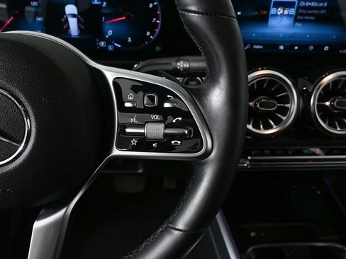 Certified 2022 Mercedes-Benz GLB 250 4MATIC image 11