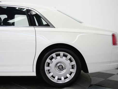 Used 2014 Rolls-Royce Ghost RWD image 47