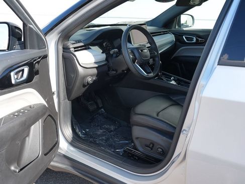 Used 2025 Jeep Compass Limited AWD/4WD image 13