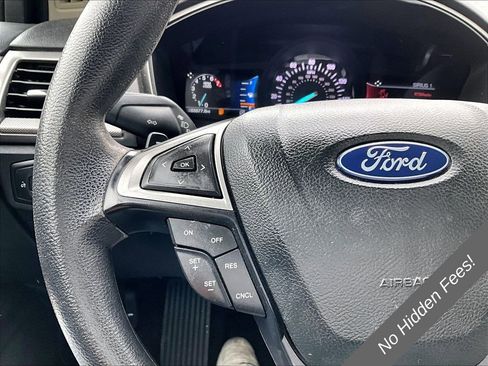 Used 2018 Ford Fusion SE w/ Fusion SE Technology Package FWD image 16