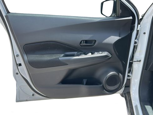 Certified 2025 Nissan Kicks Play S FWD image 11