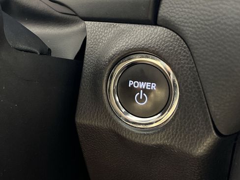 Used 2025 Toyota RAV4 XLE AWD/4WD image 34