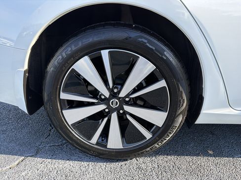 Used 2021 Nissan Altima 2.5 SV image 16