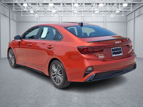 Used 2022 Kia Forte GT-Line w/ GT-Line Premium Package FWD image 3