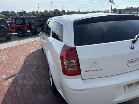 Used 2007 Dodge Magnum R/T w/ Convenience Group II RWD image 10