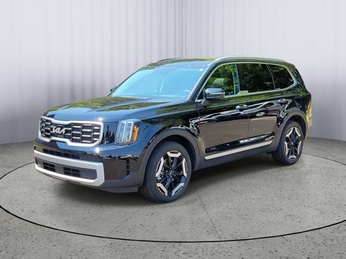 Used 2025 Kia Telluride S FWD image 5