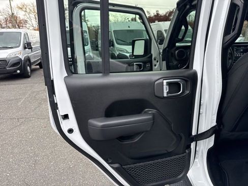 Used 2022 Jeep Wrangler Unlimited Sport image 38