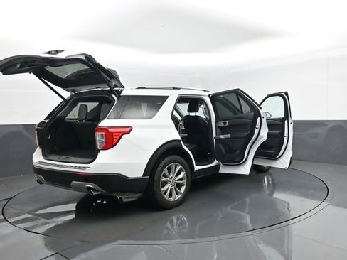 Used 2023 Ford Explorer Limited w/ Equipment Group 301A AWD/4WD image 33