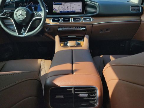 Used 2025 Mercedes-Benz GLE 450e 4MATIC image 17