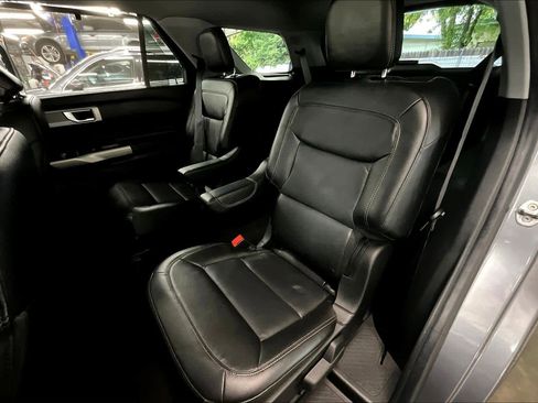 Used 2022 Ford Explorer Limited w/ Equipment Group 301A image 27