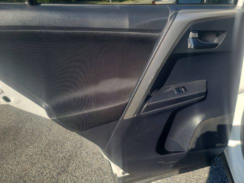 Used 2015 Toyota RAV4 XLE AWD/4WD image 28