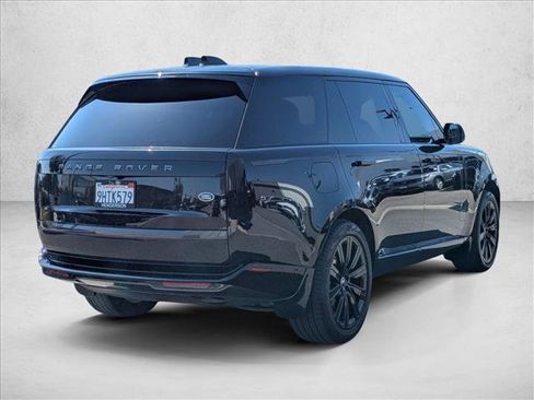 Used 2023 Land Rover Range Rover Long Wheelbase SE AWD/4WD image 5