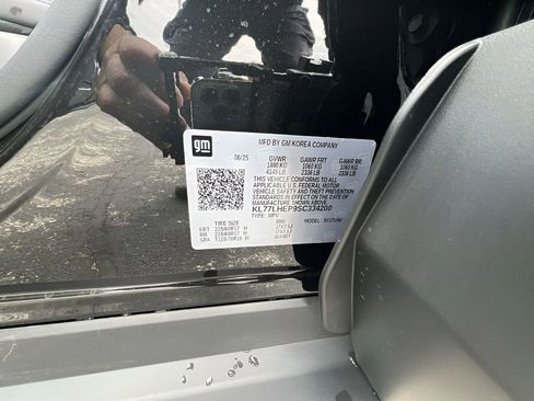 New 2025 Chevrolet Trax LT w/ LT Convenience Package image 32