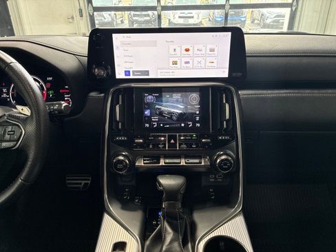 Used 2023 Lexus LX 600 F Sport image 18