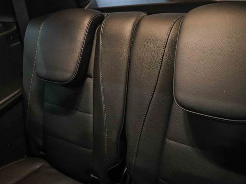 Used 2025 Mercedes-Benz GLS 450 4MATIC image 18