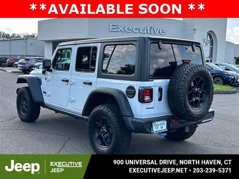 Used 2024 Jeep Wrangler Unlimited image 4