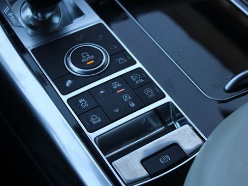 Used 2016 Land Rover Range Rover Sport HSE image 31