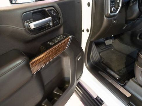 Used 2022 Chevrolet Silverado 2500 High Country w/ Technology Package image 10