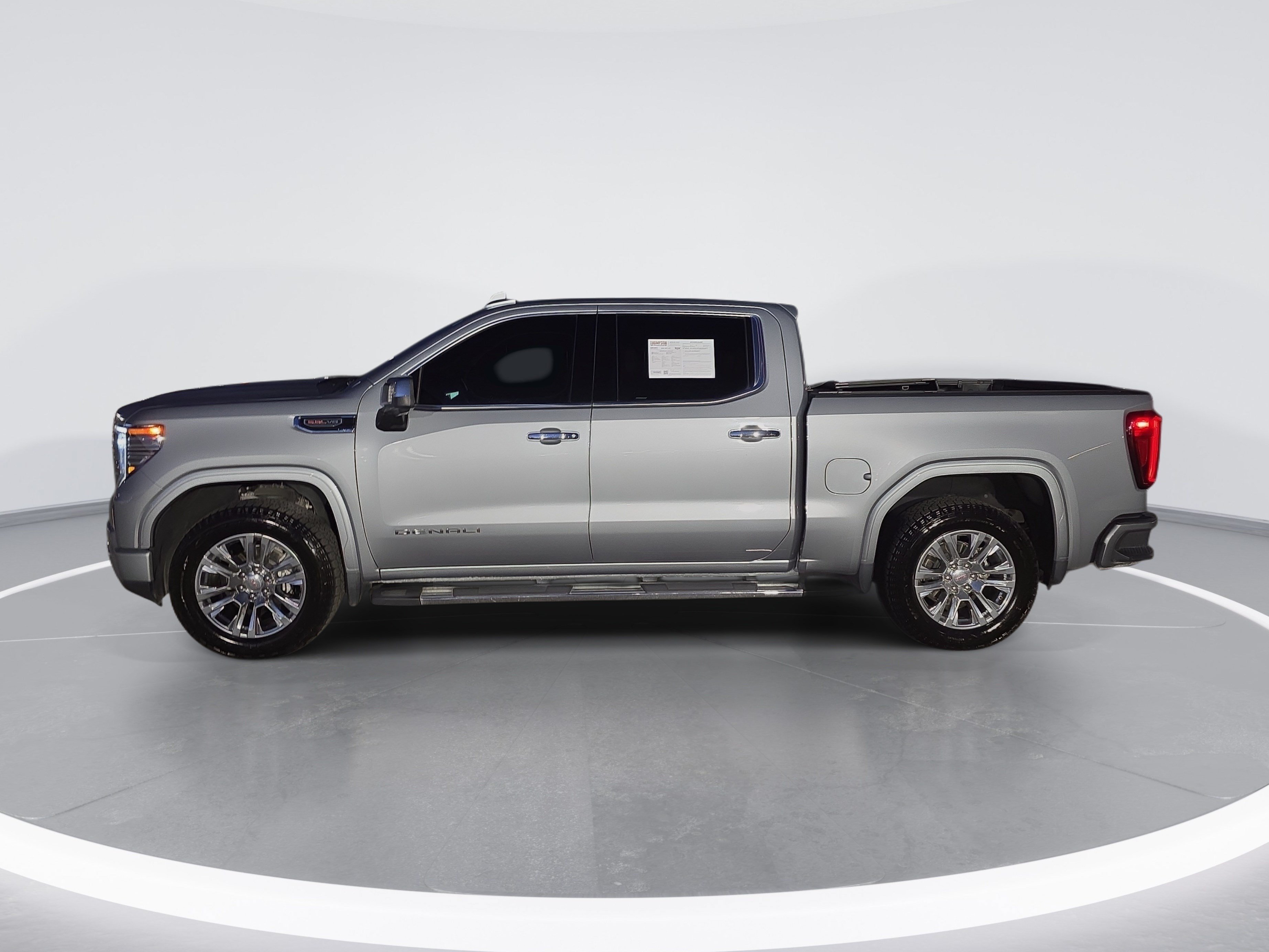 Used 2023 GMC Sierra 1500 Denali w/ Technology Package AWD/4WD image 6