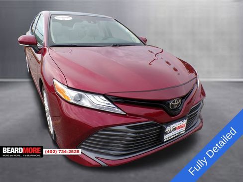 Used 2018 Toyota Camry XSE image 9