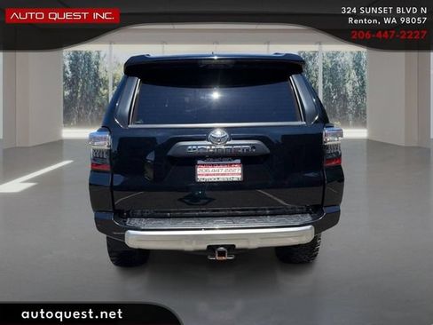 Used 2018 Toyota 4Runner TRD Off-Road AWD/4WD image 6
