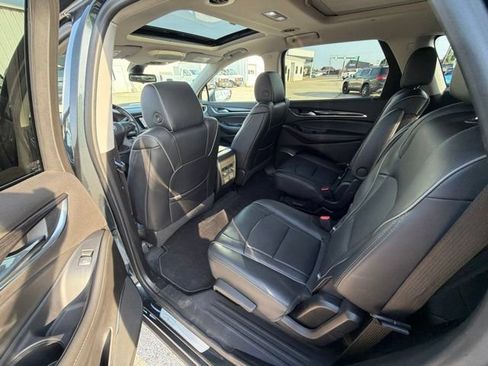 Used 2021 Buick Enclave Avenir w/ Avenir Technology Package AWD/4WD image 22