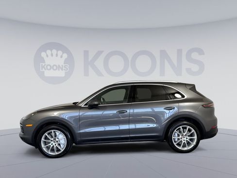 Used 2020 Porsche Cayenne AWD/4WD image 2