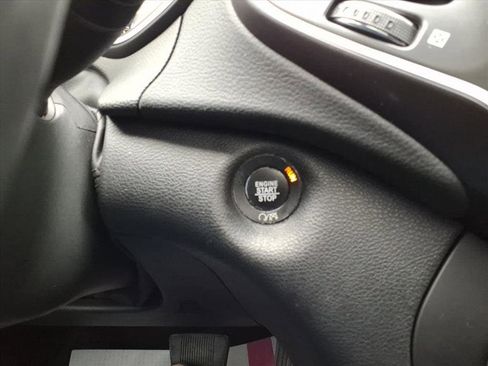 Used 2021 Jeep Cherokee Latitude Plus w/ Sun & Sound Group image 24