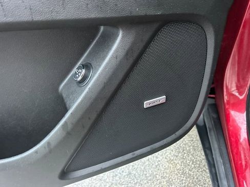 Used 2021 Chevrolet Traverse RS image 32