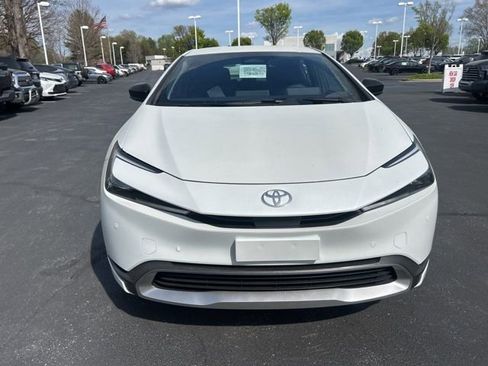 New 2026 Toyota Prius Plug-In Hybrid FWD image 2