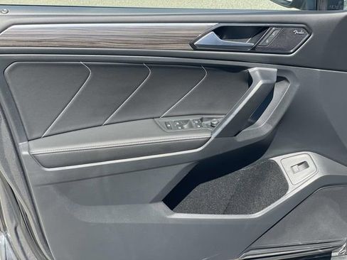 Used 2024 Volkswagen Tiguan SEL R-Line image 21