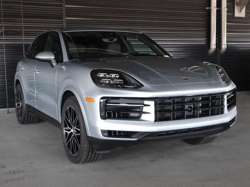 Certified 2024 Porsche Cayenne AWD/4WD image 7