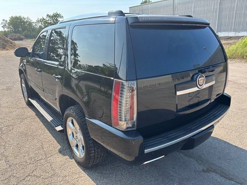 Used 2013 Cadillac Escalade Premium AWD/4WD image 5