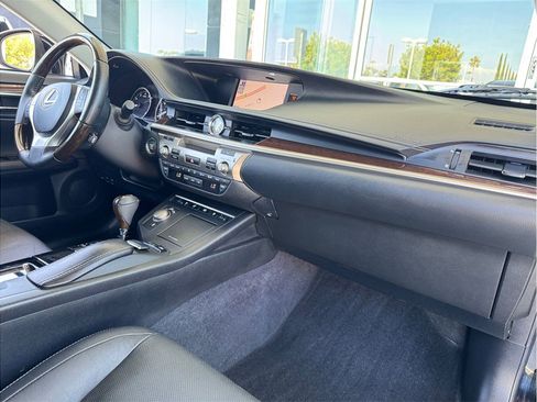 Used 2013 Lexus ES 350 w/ Luxury Pkg FWD image 22