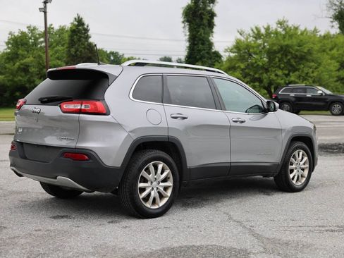 Used 2017 Jeep Cherokee Limited AWD/4WD image 5