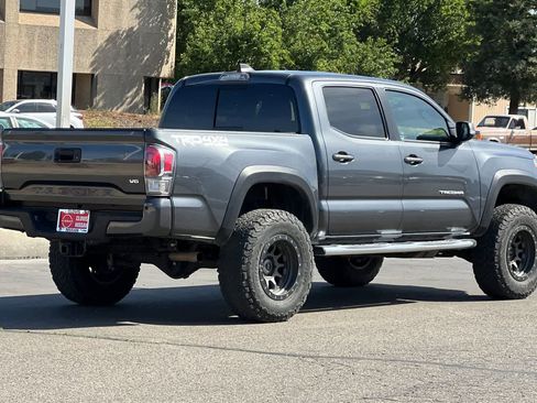 Used 2020 Toyota Tacoma TRD Off-Road w/ Technology Package image 3
