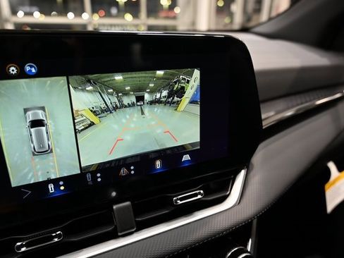 New 2026 Chevrolet Equinox LT w/ Convenience Package II image 16