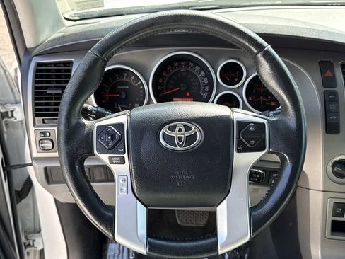 Used 2015 Toyota Sequoia SR5 AWD/4WD image 19