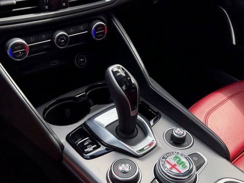 Used 2023 Alfa Romeo Giulia Veloce image 30