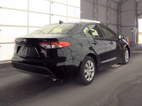 Used 2023 Toyota Corolla LE FWD image 4
